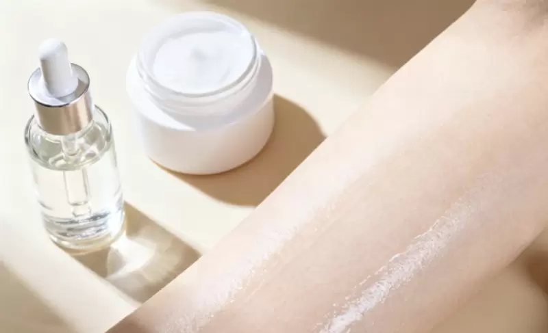 Nicotinamida em cosm&eacute;ticos: impulsionando uma nova era de cuidados com a pele que promovem o envelhecimento saud&aacute;vel.